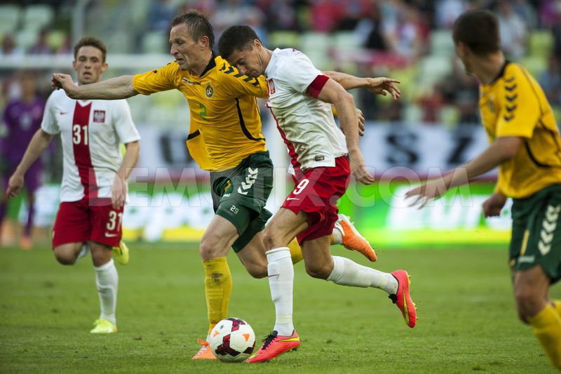 رابرت لواندوفسکی|تلاش های بسیار رابرت رابرت لواندوفسکی برای گلزنی تیمش لهستان.