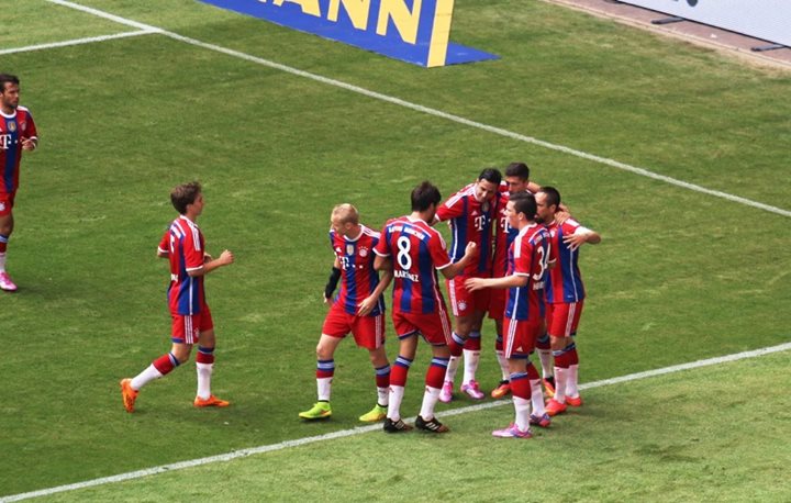 رابرت لواندوفسکی|شادی رابرت لواندوفسکی بعد از باز کردن دروازه ولفسبورگ.