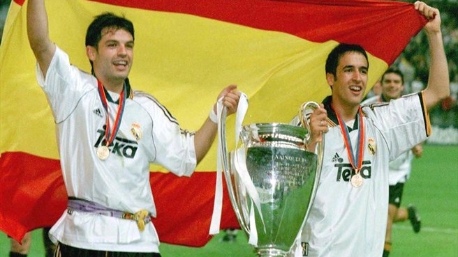 فینال لیگ قهرمانان اروپا 2000|فرناندو مورینتس (چپ) و رائول گونزالس، گلزنان فینال لیگ قهرمانان اروپا 2000. رئال3-والنسیا0.