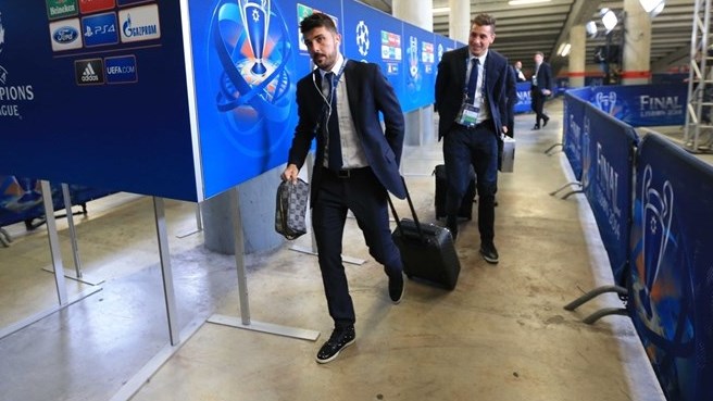 داوید ویا|داوید ویا وارد ورزشگاه می شود.