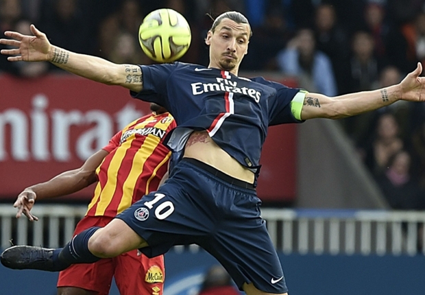 زلاتان ایبراهیموویچ|پاریس سن ژرمن 4 - 1 لنز / لوشامپیونه