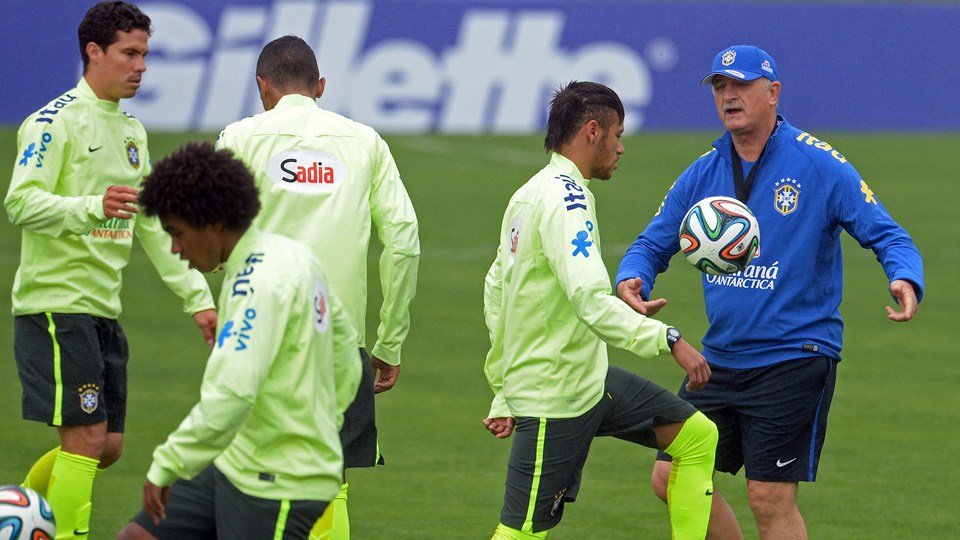 اسکولاری - نیمار|تمرین تیم ملی برزیل