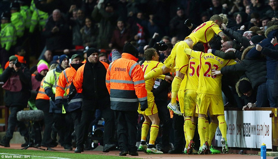 شادی بازیکنان لیورپول|آستون ویلا 0 - 2 لیورپول / لیگ جزیره