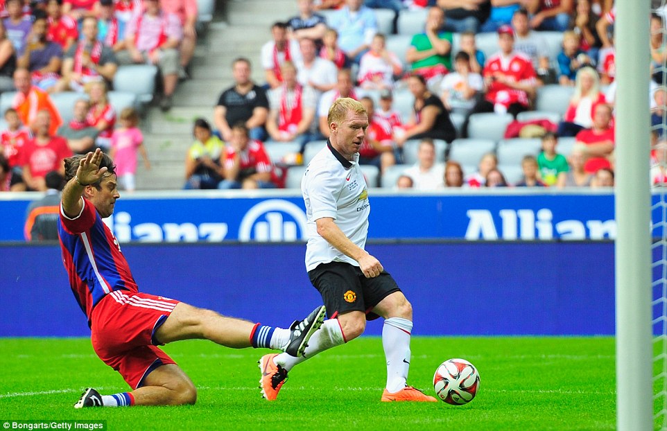 پل اسكولز|ستاره های بایرن مونیخ 3-3 ستاره های منچستر یونایتد / دیدار دوستانه