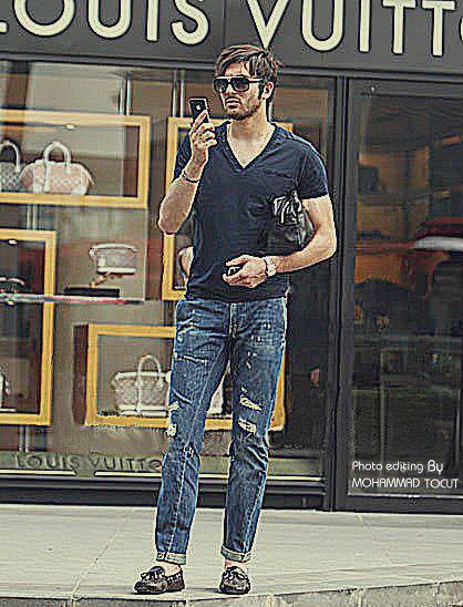 علیرضا حقیقی|None