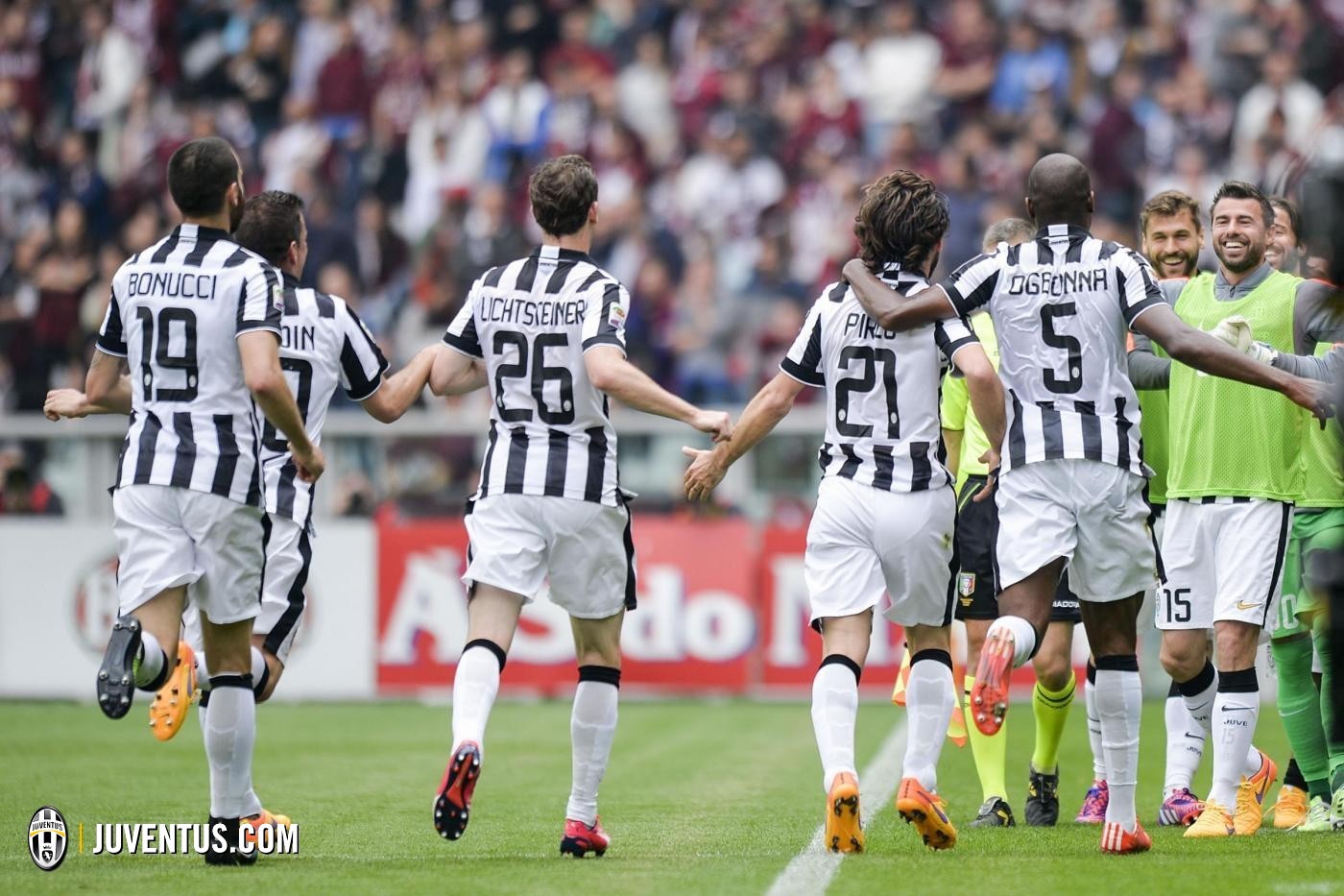 شادی بازیکنان یووه|تورینو 2 - 1 یوونتوس / سری آ