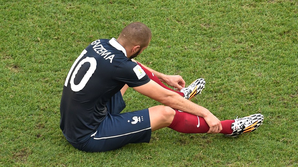 کریم بنزما|عکس العمل بازیکن  تیم ملی فرانسه ، کریم بنزما بعد از  بازی مقابل آلمان.