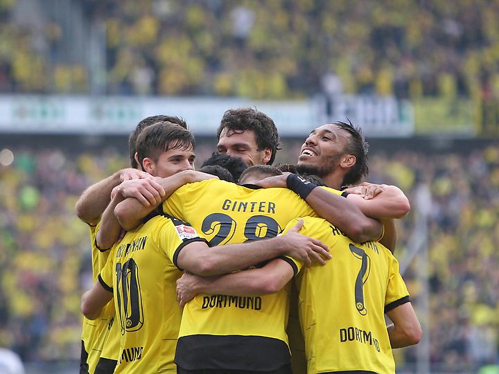 شادی بازیکنان دورتموند|هانوفر 2 - 4 بوروسيا دورتموند / بوندسلیگا