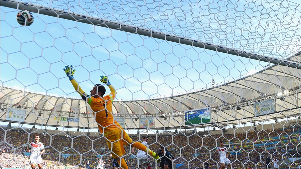 متز هومِلز - هوگو لوریس|صحنه به ثمر رسیدن تک گل آلمان توسط متز هومِلز .