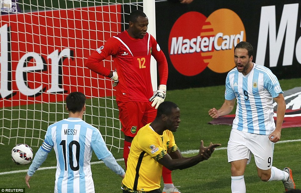 گونزالو ایگواین|آرژانتین 1 - 0 جامائیکا / کوپا آمریکا 2015