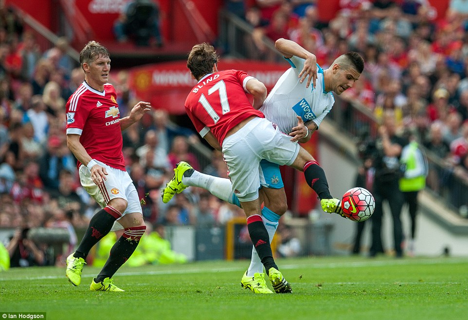 دیلی بلایند|منچستر یونایتد 0 - 0 نیوکاسل / لیگ جزیره