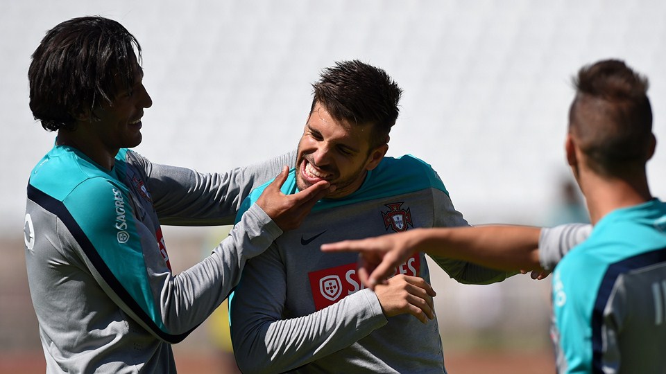 میگل ولوسو - برونو آلوٍز|شادابی و شوخی بازیکنان پرتغال در حین تمرین