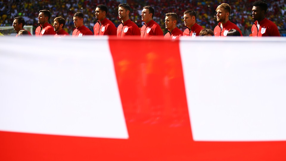 انگلستان|بازیکنان تیم ملی انگلستان در حال خواندن سرود ملی.