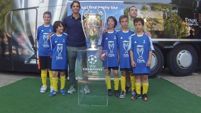 جام قهرمانی لیگ قهرمانان اروپا|نونو گومژ در مقصد نهایی جام قهرمانی لیگ قهرمانان به فوتبالدوستان نوجوان می پیوندند.