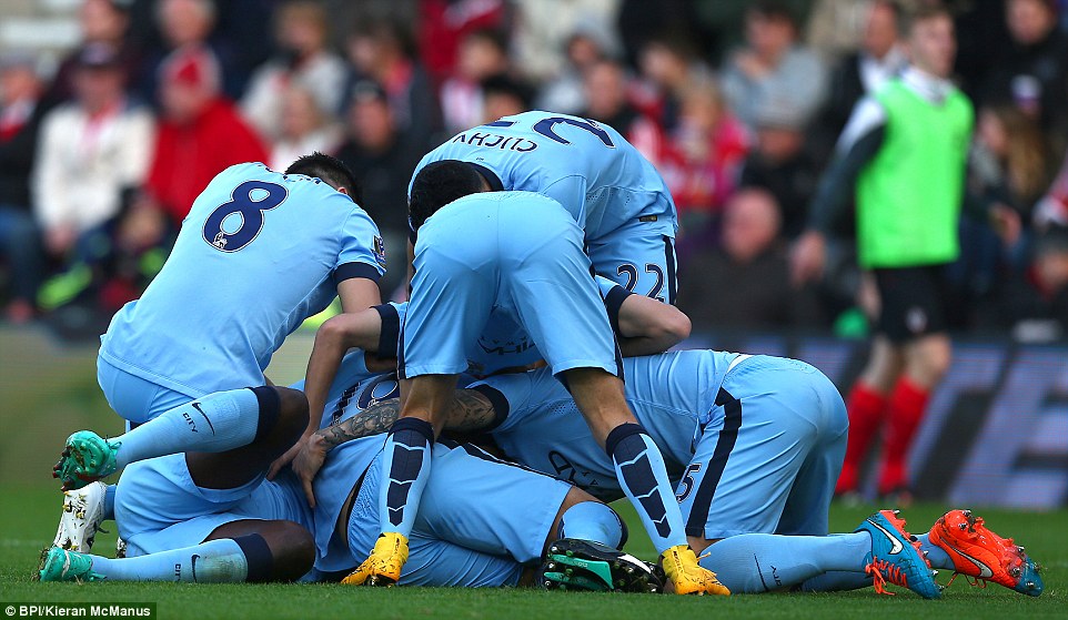 شادی بازیکنان من سیتی|ساوتهمپتون 0 - 3 منچستر سیتی / لیگ جزیره