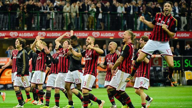 آث میلان|خوشحالی میلانی ها بعد از پیروزی مقابل حریف سنتی خود اینتر