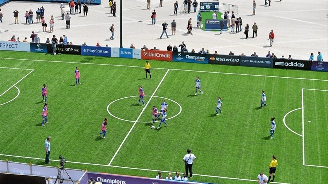 جام قهرمانی لیگ قهرمانان اروپا|در پایان سفر جام قهرمانی، دختران در فستیوال قهرمانی یوفا در شهر لیسبون یک مسابقه برگزار می کنند.