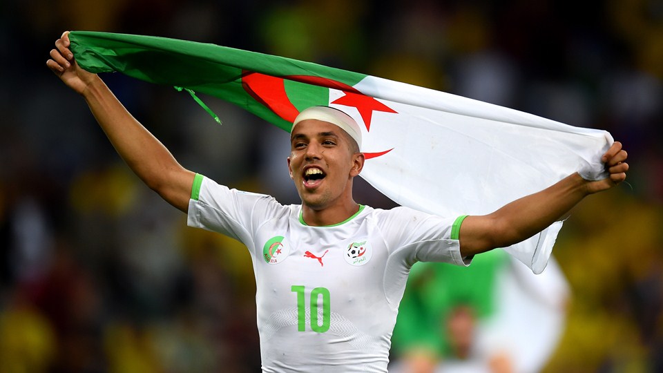 سوفيان فیغولی|جشن بازیکنان تیم ملی الجزایر بعد از صعود به مرحله بعد.