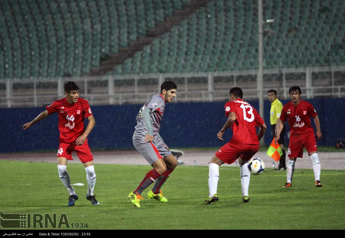 تراکتورسازی تبریز|گره خوردن کار تراکتور در میانه زمین