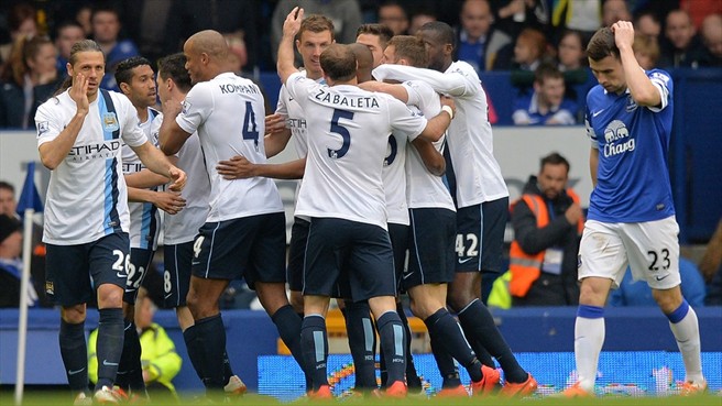 منچستر سیتی|جشن بازیکنان سیتی بعد از گلزنی ژکو.