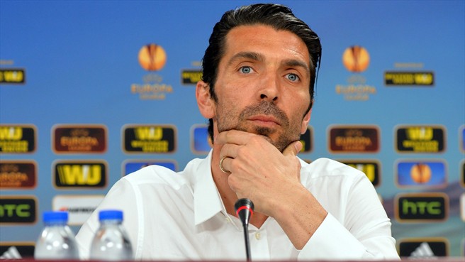 جیانلوئیجی بوفون|جی جی بوفون در کنفرانس مطبوعاتی قبل از بازی