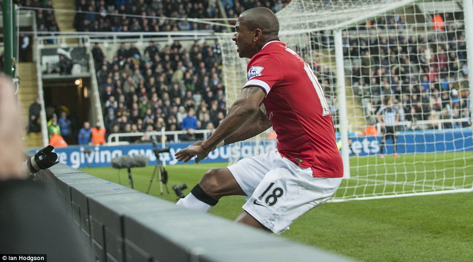 اشلی یانگ|نیوکاسل 0 - 1 منچستر یونایتد / لیگ جزیره