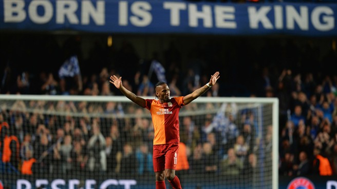 دروگبا|شادمانی دیدیر دروگبا پس از بازگشت به چلسی در قالب تیم گالاتاسرای در مرحله ی یک هشتم نهایی.