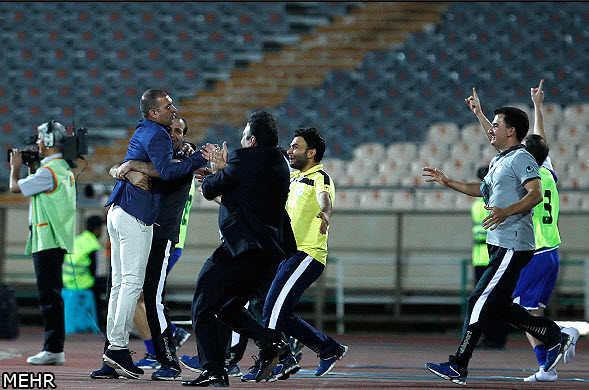 شادی کادر فنی استقلال خوزستان|پرسپولیس 2-1 استقلال خوزستان / لیگ برتر