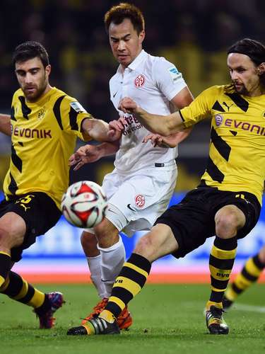 درگیری بازیکنان سر توپ|بوروسيا دورتموند 4 - 2 ماینتس / بوندسلیگا