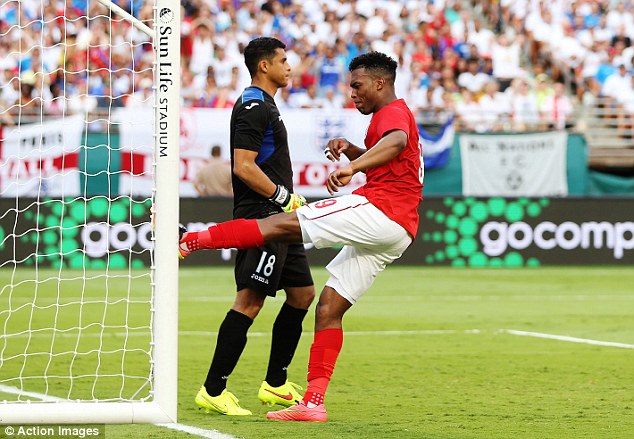 دانیل استاریج|از دست رفتن بهترین موقعیت گلزنی توسط دنیل استوریدج.