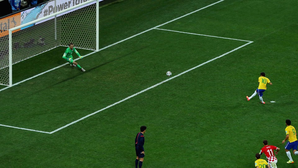 نیمار|لحظه به ثمر رسیدن گل دوم برزیل توسط نیمار از روی نقطه پنالتی .