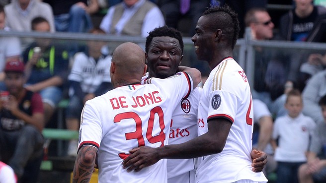 سولی علي مونتاری|شادمانی بازیکنان میلان بعد از باز شدن دروازه آتالانتا