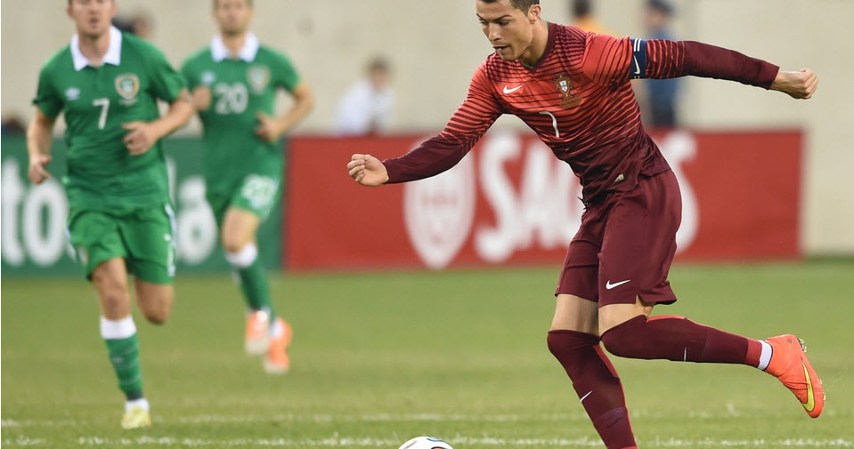 کریستیانو رونالدو|کریس رونالدو در بازی مقابل ایرلند در ترکیب پرتغال حضور داشت.