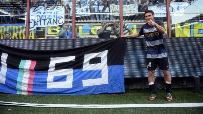 خاویر زانتی|عکس یادگاری زانتی قبل از شروع آخرین بازیش برای اینتر