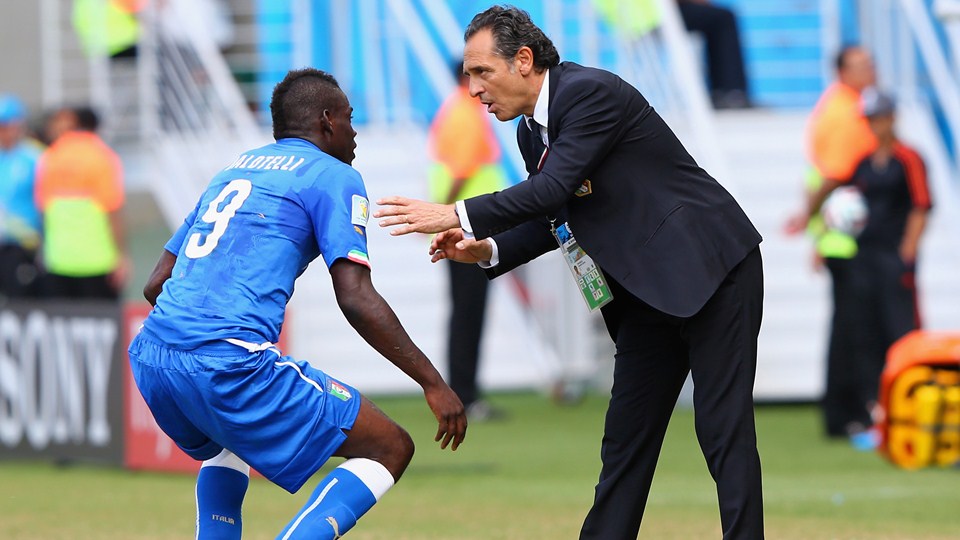 ماریو باروواه بالوتلی|صحبت های سرمربی ایتالیا ، چزاره پراندلی با مهاجم تیمش ، بالوتلی.