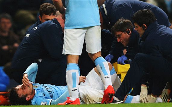 دیوید سیلوا|بدشانسی و مصدومیت دیوید سیلوا که در این دیدار گریبانش را گرفت و م.جب نگارنی هوادارن سیتی شد