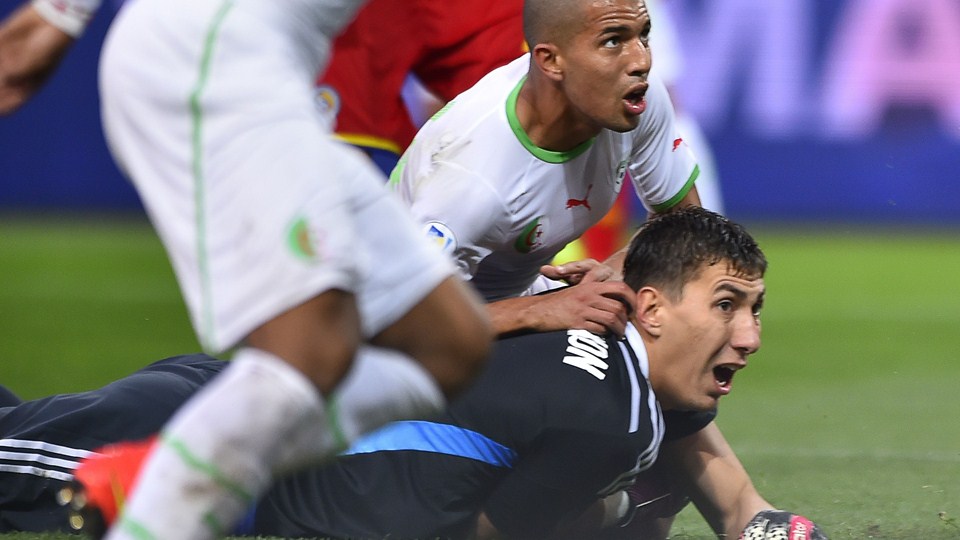 سوفيان فیگولی|برخورد بازیکن الجطایر با گلر زومانی در محوطه جریمه