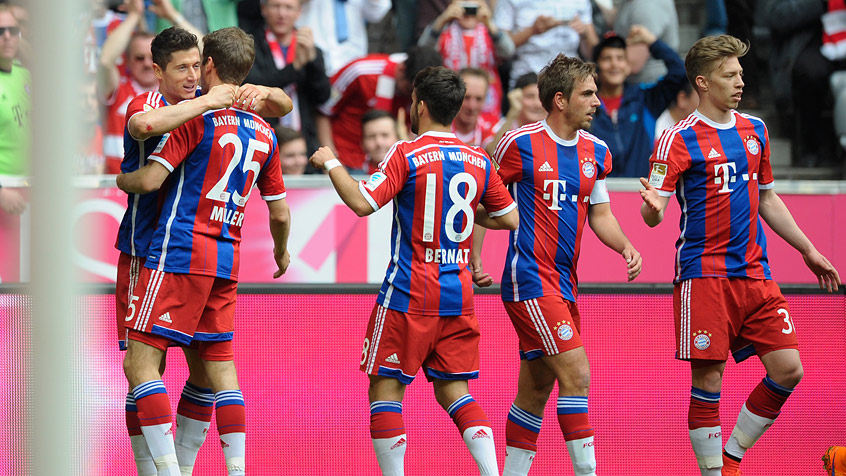 شادی بازیکنان بایرن|بایرن مونیخ 3 - 0 اینتراخت فرانکفورت / بوندسلیگا