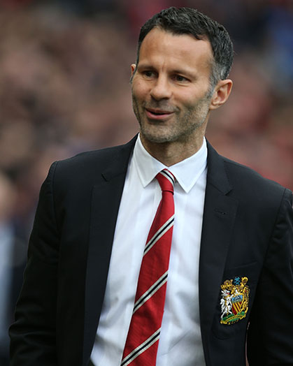 گیگز|اولین تجربه رایان گیگز به عنوان مربی روی نیمکن شیاطین سرخ