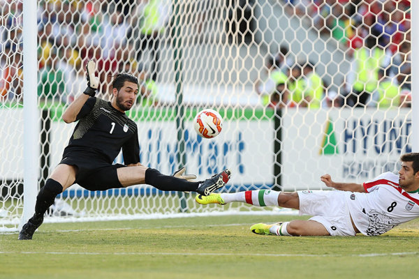 علی‌ رضا حقیقی‌|ایران 1 (6) - (7) 1 عراق / جام ملت های آسیا 2015