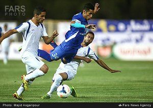 میلاد فخرالدینی|برخورد میلاد فخرالدینی با بازیکن ملوان بر سر توپ.