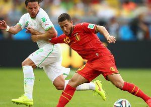 ادن هازِرد|تلاش ادن هازارد ستاره تیم ملی بلژیک برای بازیسازی در مقابل تیم الجزایر.