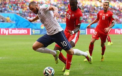 بنزما: همه در تیم فرانسه به موفقیت تیمی فکر می کنند