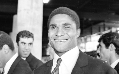 جام جهانی 2014 / 100 لحظه جذاب تاریخ جام جهانی (50_ درخشش خیره کننده اسطوره پرتغالی در جام جهانی 1966 )