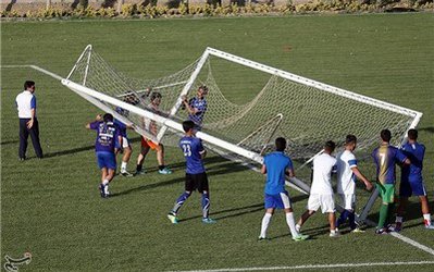 استقلال به دنبال دروازه‌بان خارجی