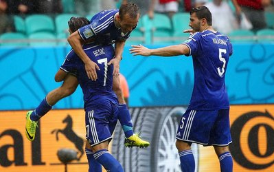 حضور طولانی بازیکنان تیم ملی در رختکن و تعجب خبرنگاران خارجی