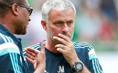 مورینیو در آستانه بازی دوشنبه با برنلی: نمی‌گویم کدام دروازه‌بانم را در ترکیب اصلی قرار می‌دهم