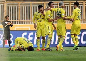 شادی بازیکن نفت