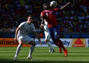 فیل جونز - جو کمپبل|تقابل جو کمپل از کاستاریکا در مقابل فیل جونز از انگلستان.