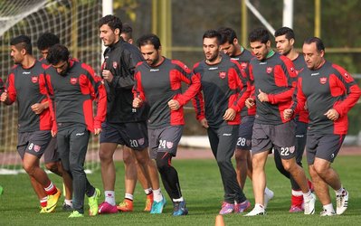 حاشیههای تمرین پرسپولیس | حضور حسینی در تمرین گروهی، توصیههای درخشان و برقراری تدابیر امنیتی